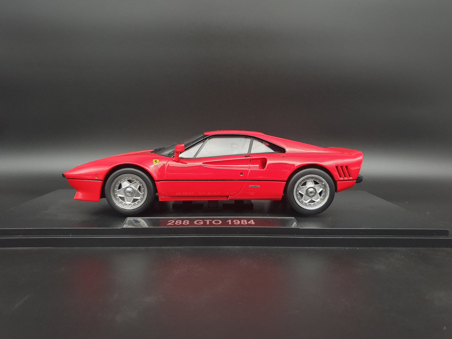 Ferrari 288 GTO 1984 red KK Scale Models 1:18