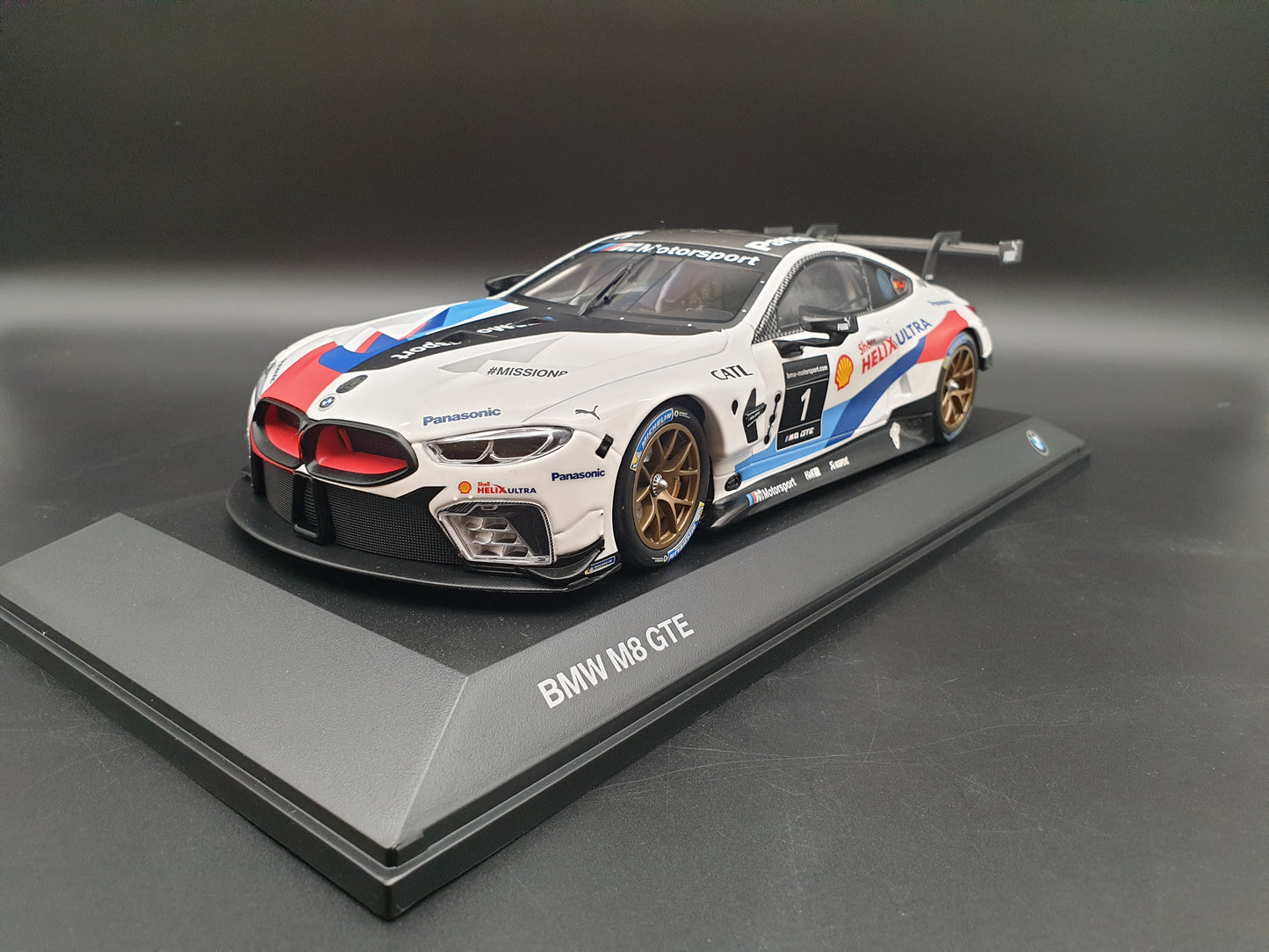 BMW M8 GTE RACING #1 Minichamps 1:18