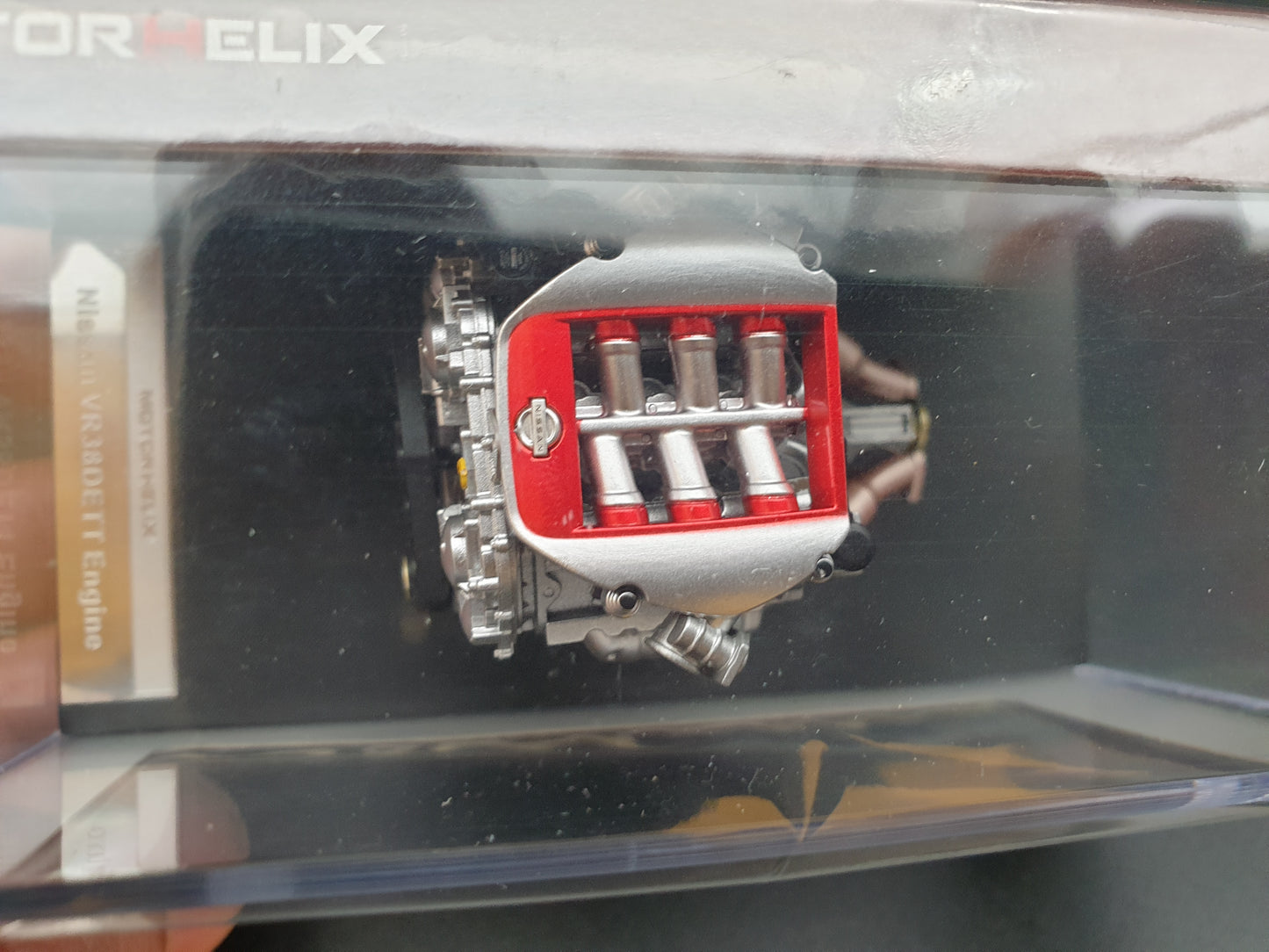 Moteur Nissan VR38DETT Motorhelix 1:18