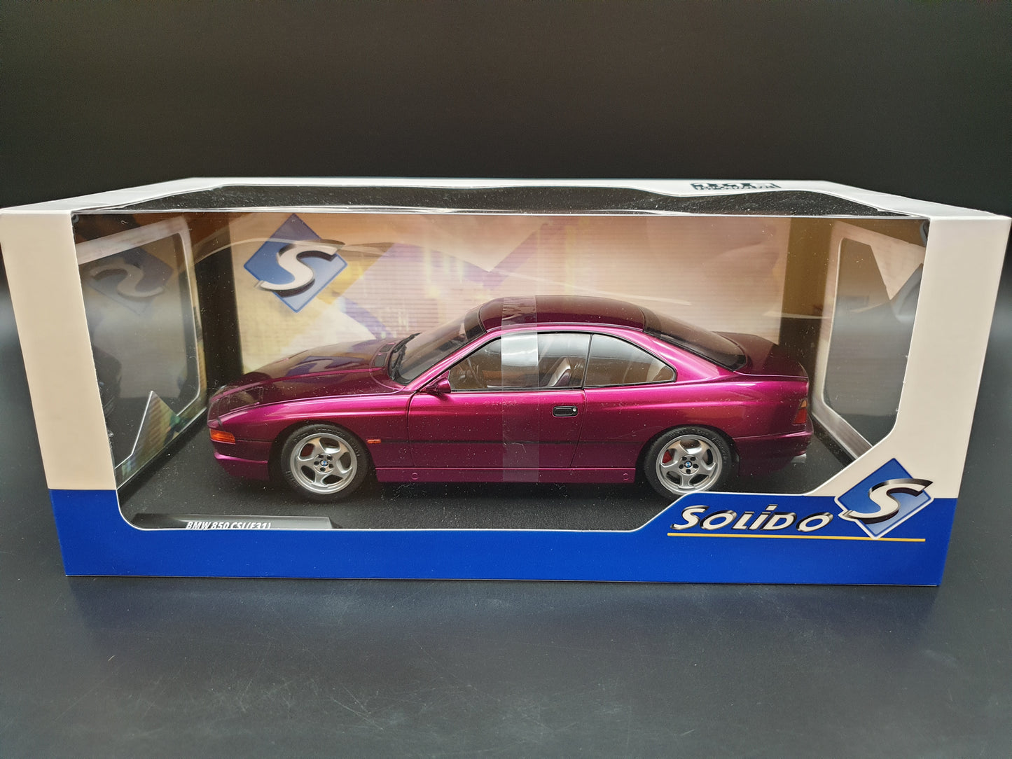 BMW 850 CSI E31 1991 Daytona Violet Solido 1:18