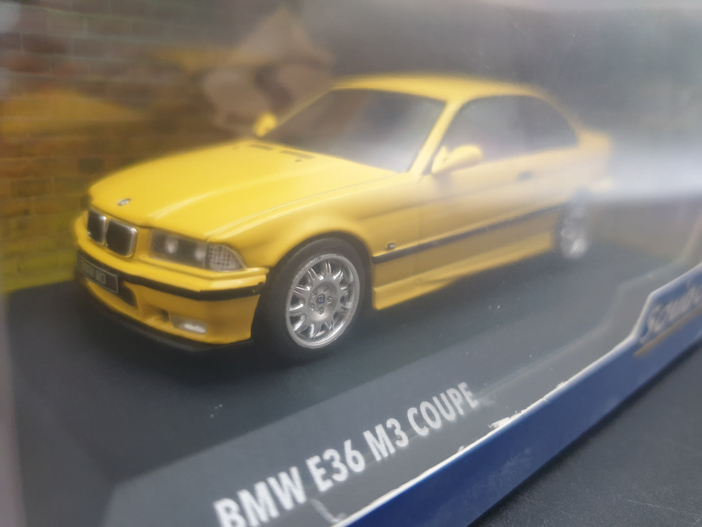 BMW M3 Coupé E36 Dakar Yellow Solido 1:43