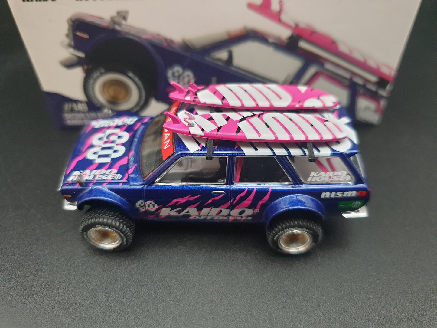 Datsun 510 4x4 Wagon Offroad V2 KAIDO HOUSE Mini GT 1:64