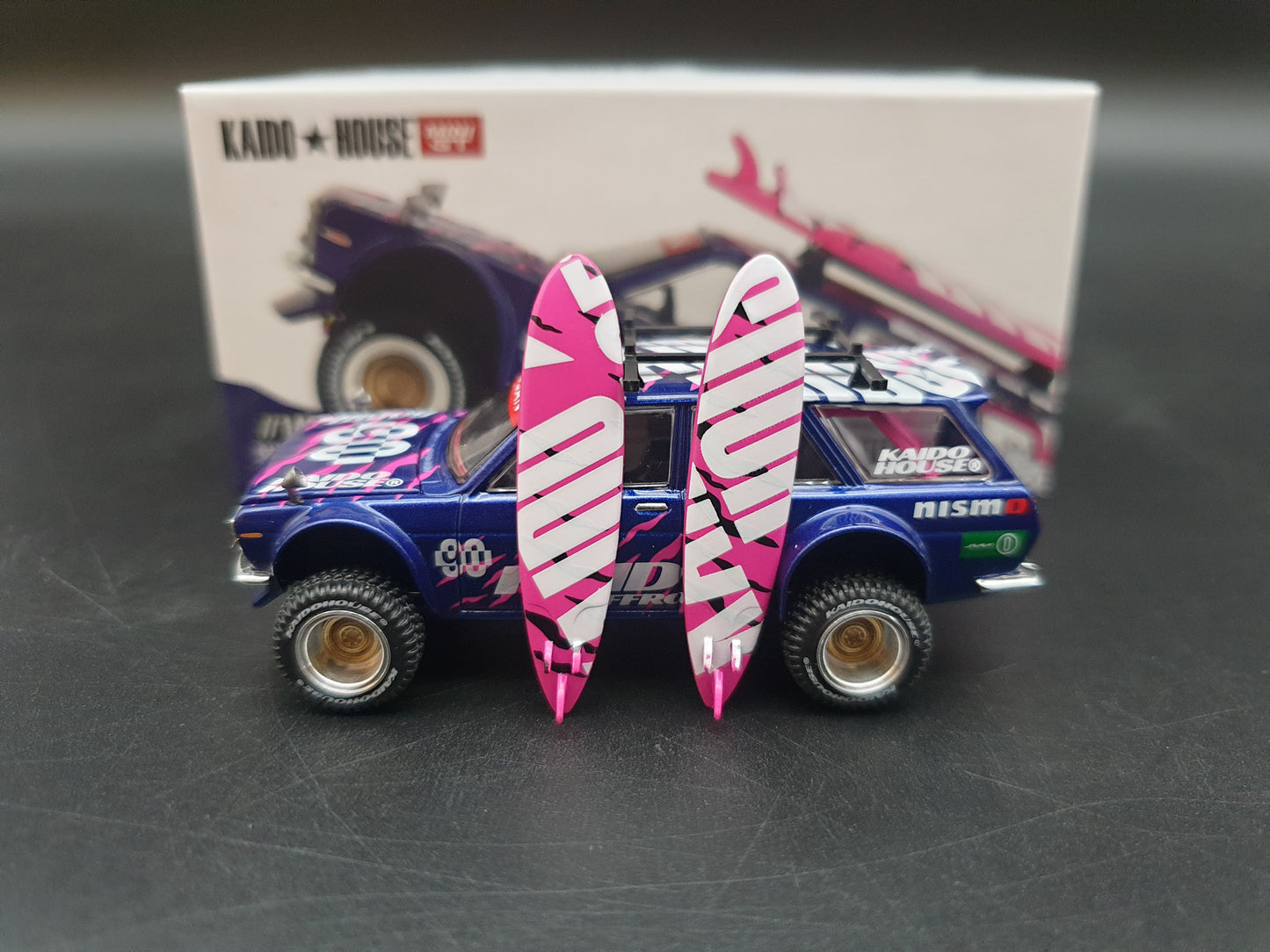 Datsun 510 4x4 Wagon Offroad V2 KAIDO HOUSE Mini GT 1:64