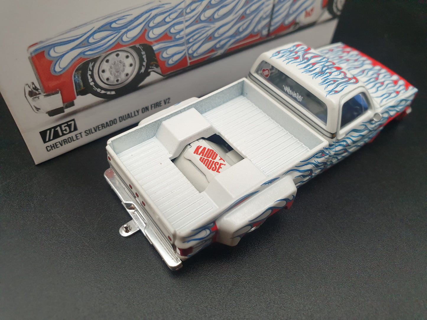 Chevrolet Silverado Dually One Fire V2 KAIDO HOUSE Mini GT 1:64