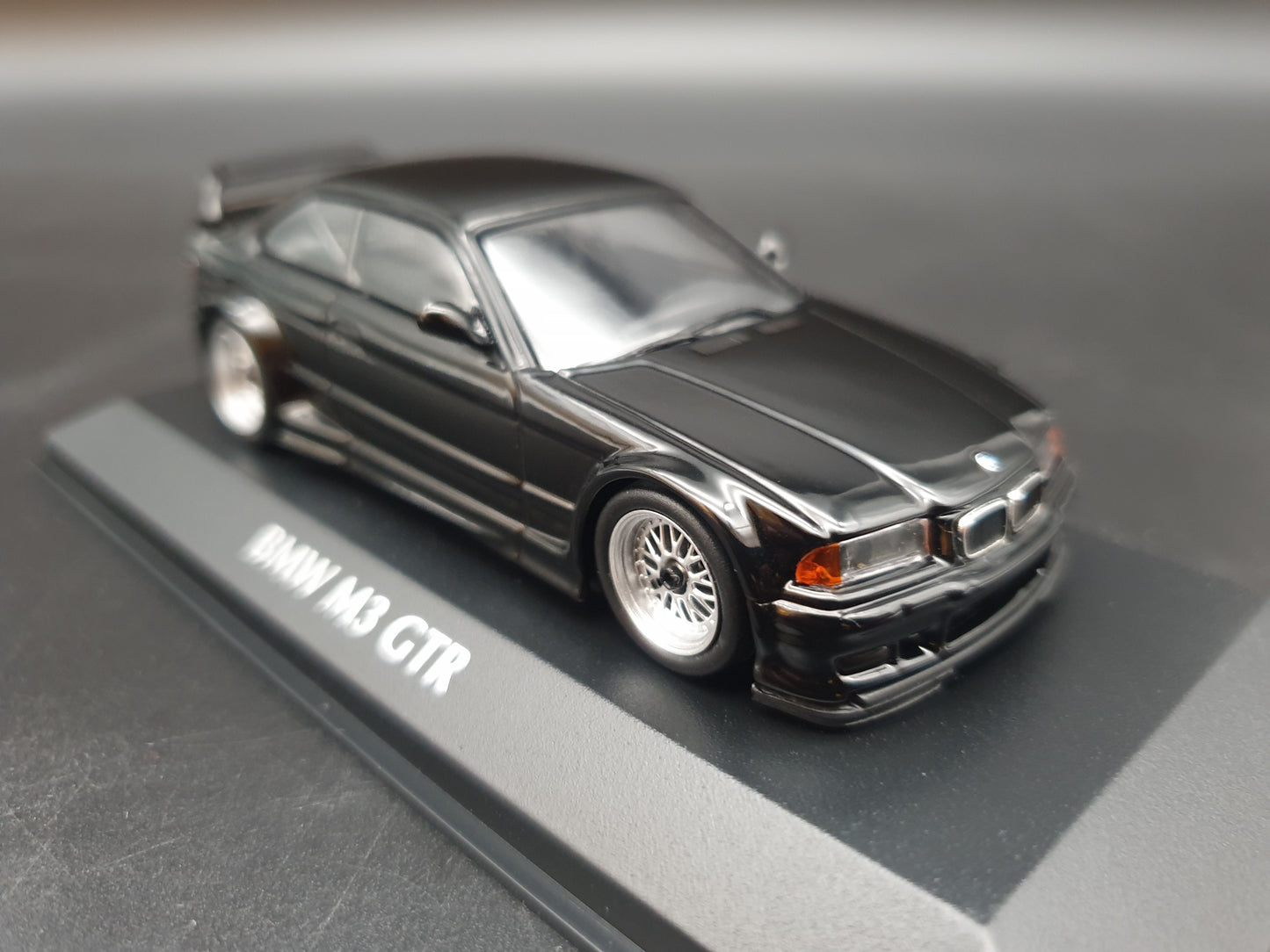 BMW M3 GTR E36 1993 Black Maxichamps 1:43