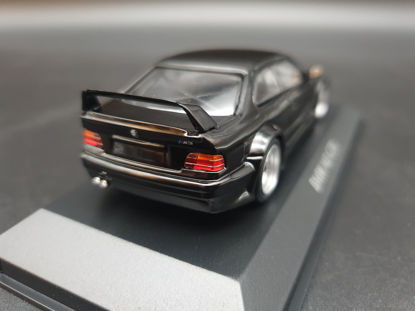 BMW M3 GTR E36 1993 Black Maxichamps 1:43