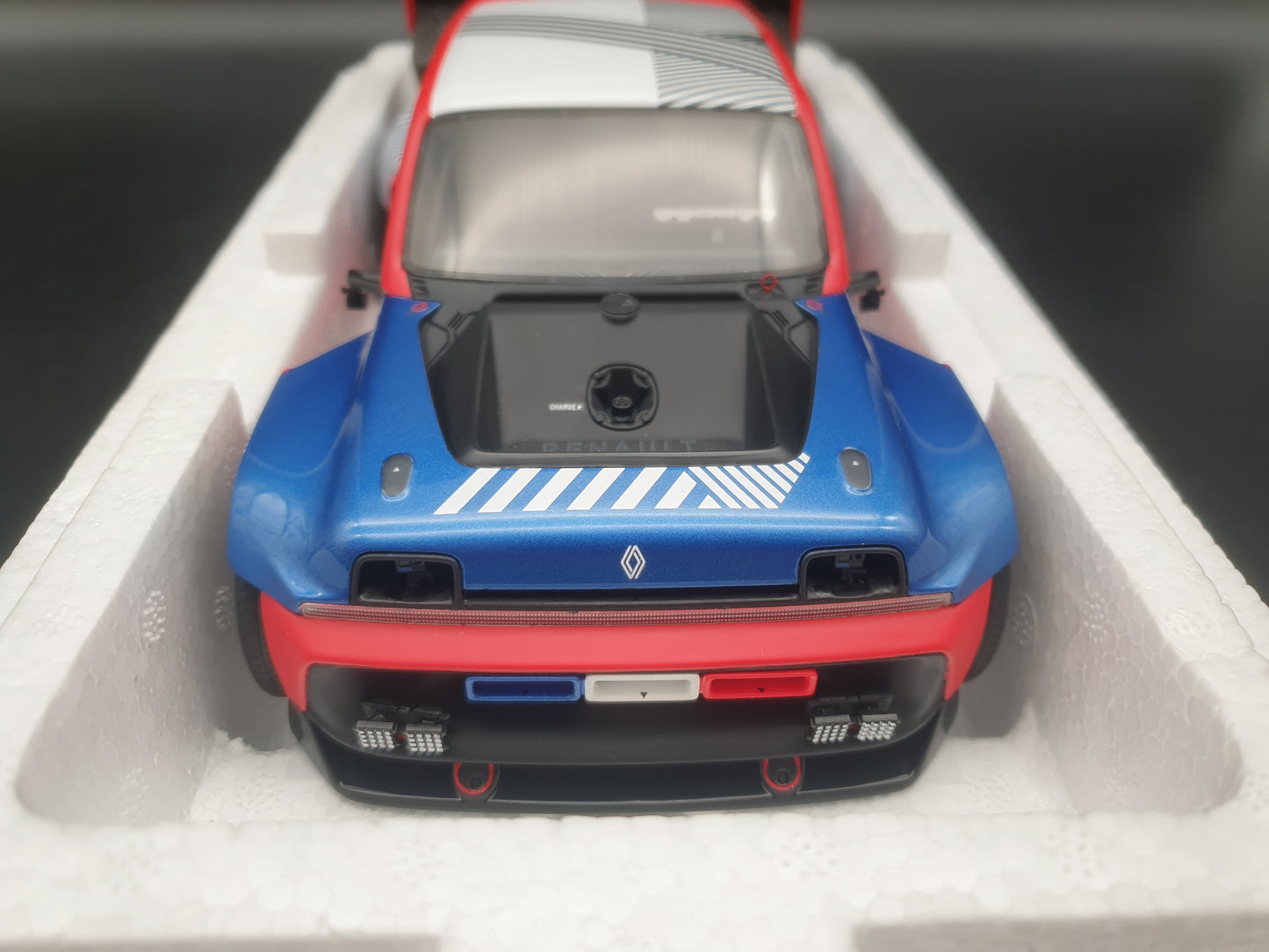 Renault 5 Turbo 3E E-Tech 2023 Ottomobile 1:18 OT1175