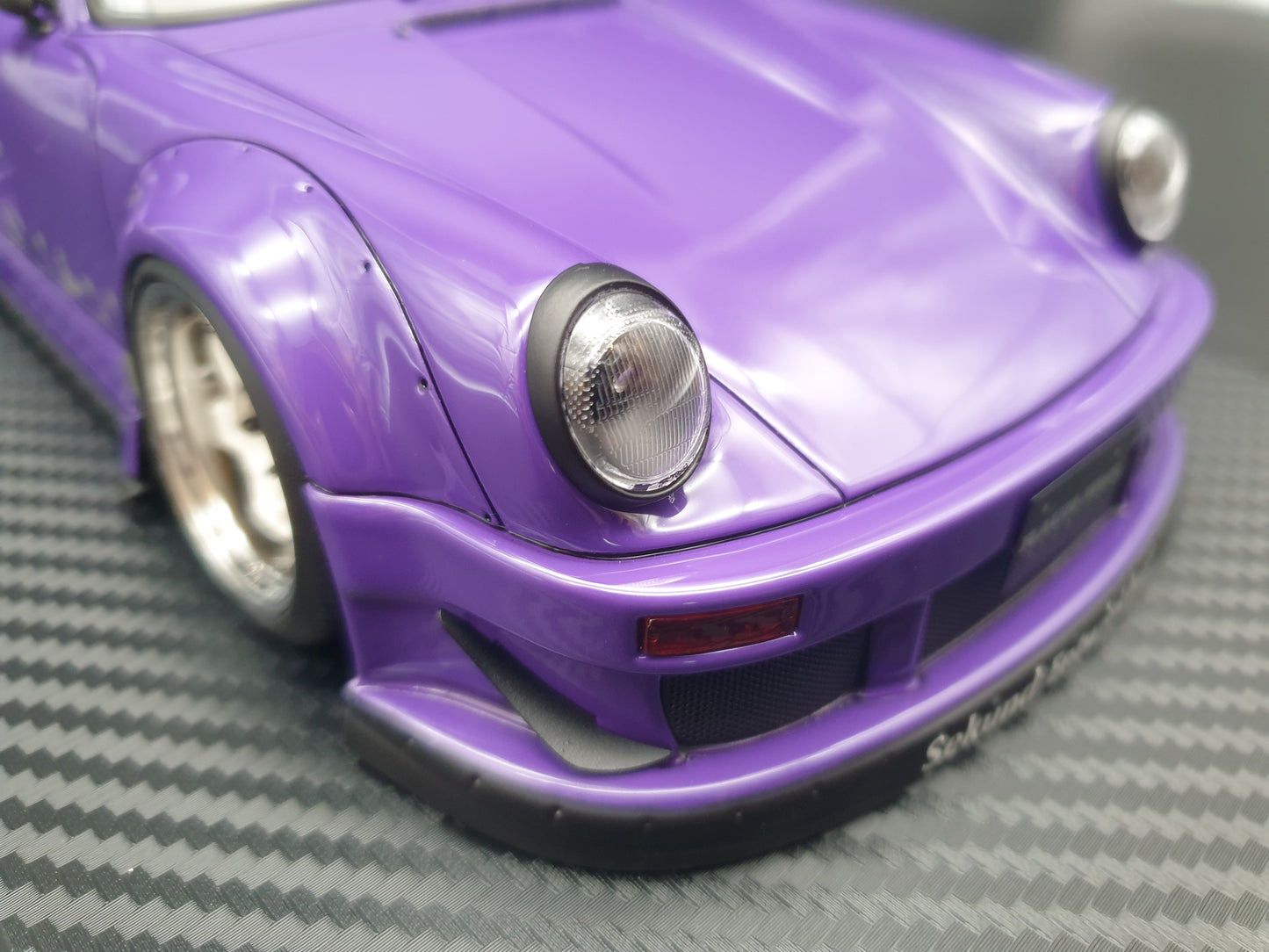 IG3698 RWB 930 Purple Ignition Model 1:18