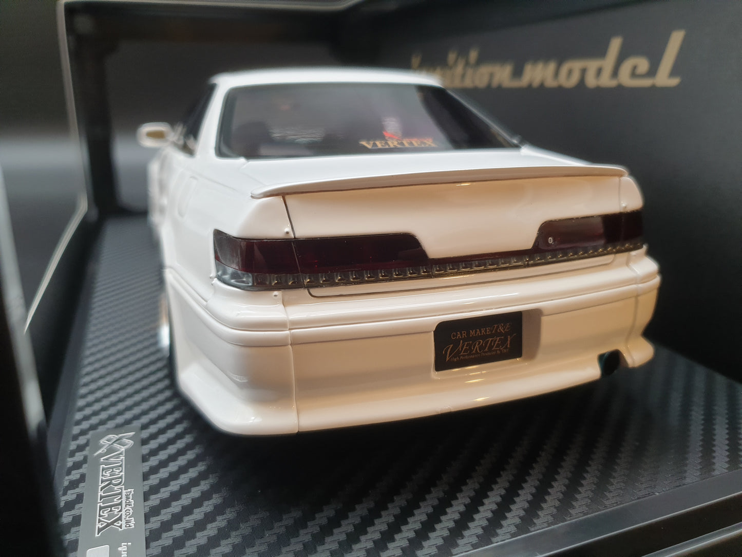 IG3576 Toyota Chaser VERTEX JZX100 MARK-II White Ignition Model 1:18