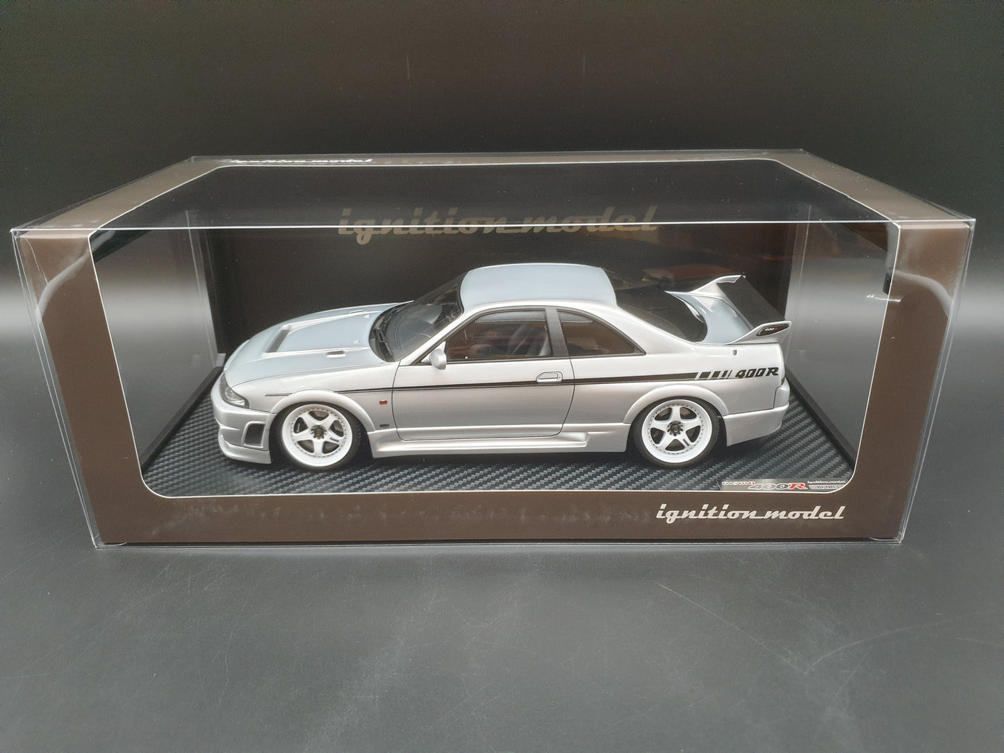 IG3654 NISMO 400R (BCNR33) Silver Ignition Model 1:18