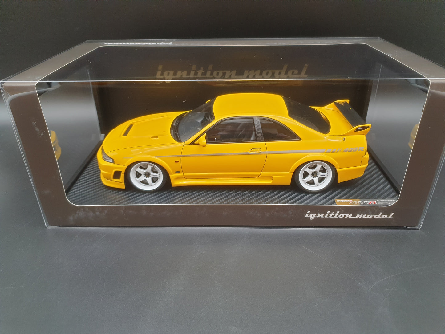 IG3658 NISMO 400R (BCNR33) Yellow Ignition Model 1:18
