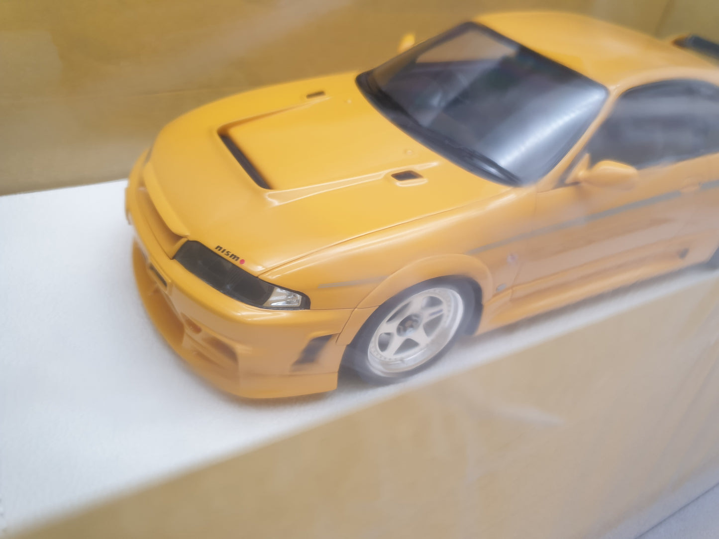 Miniature Nissan GT-R R33 400R - Scale 1:18