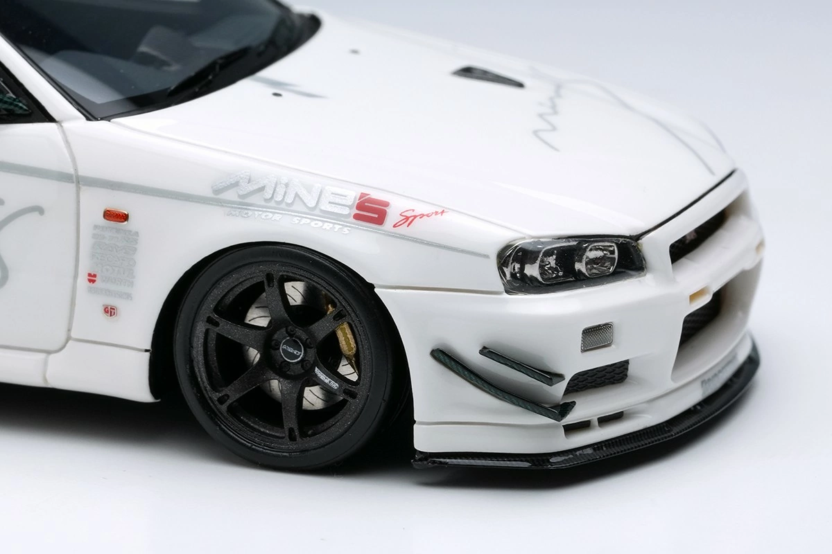 Miniature Nissan Skyline GT-R R34 - Mine's EM760 - Scale 1:18