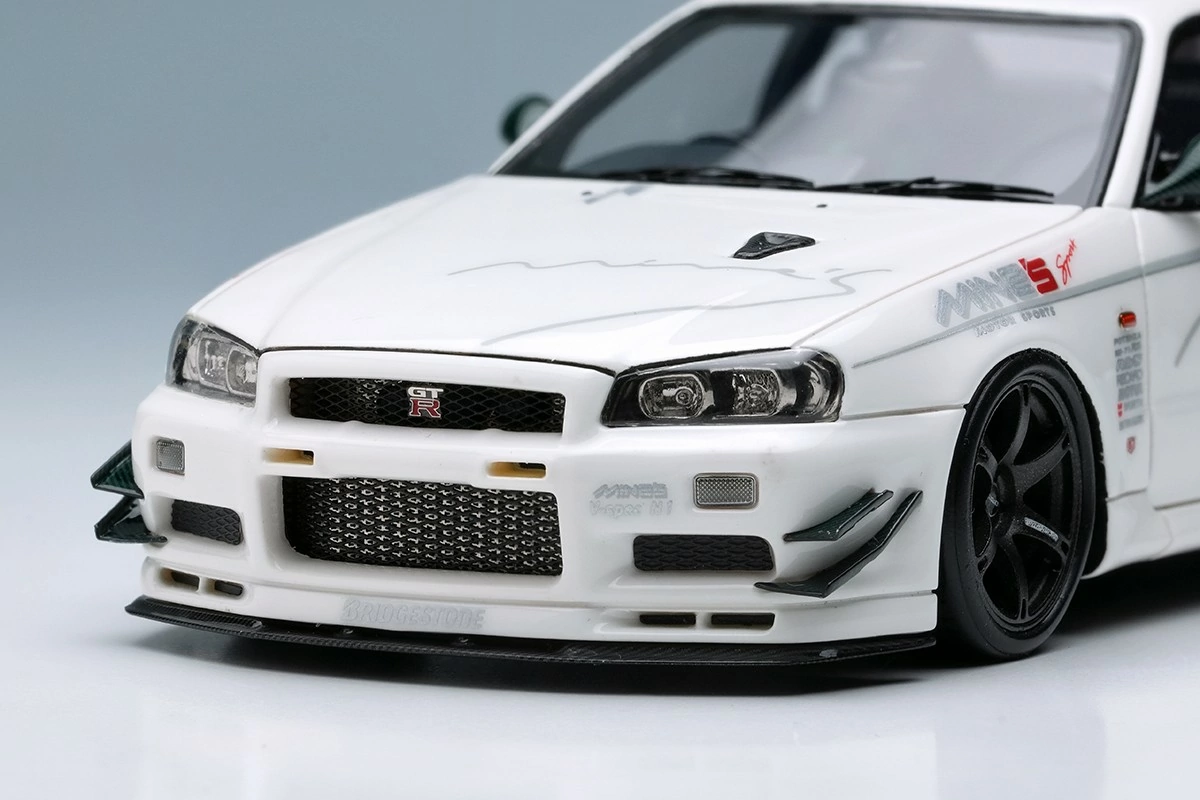 Miniature Nissan Skyline GT-R R34 - Mine's EM760 - Scale 1:18