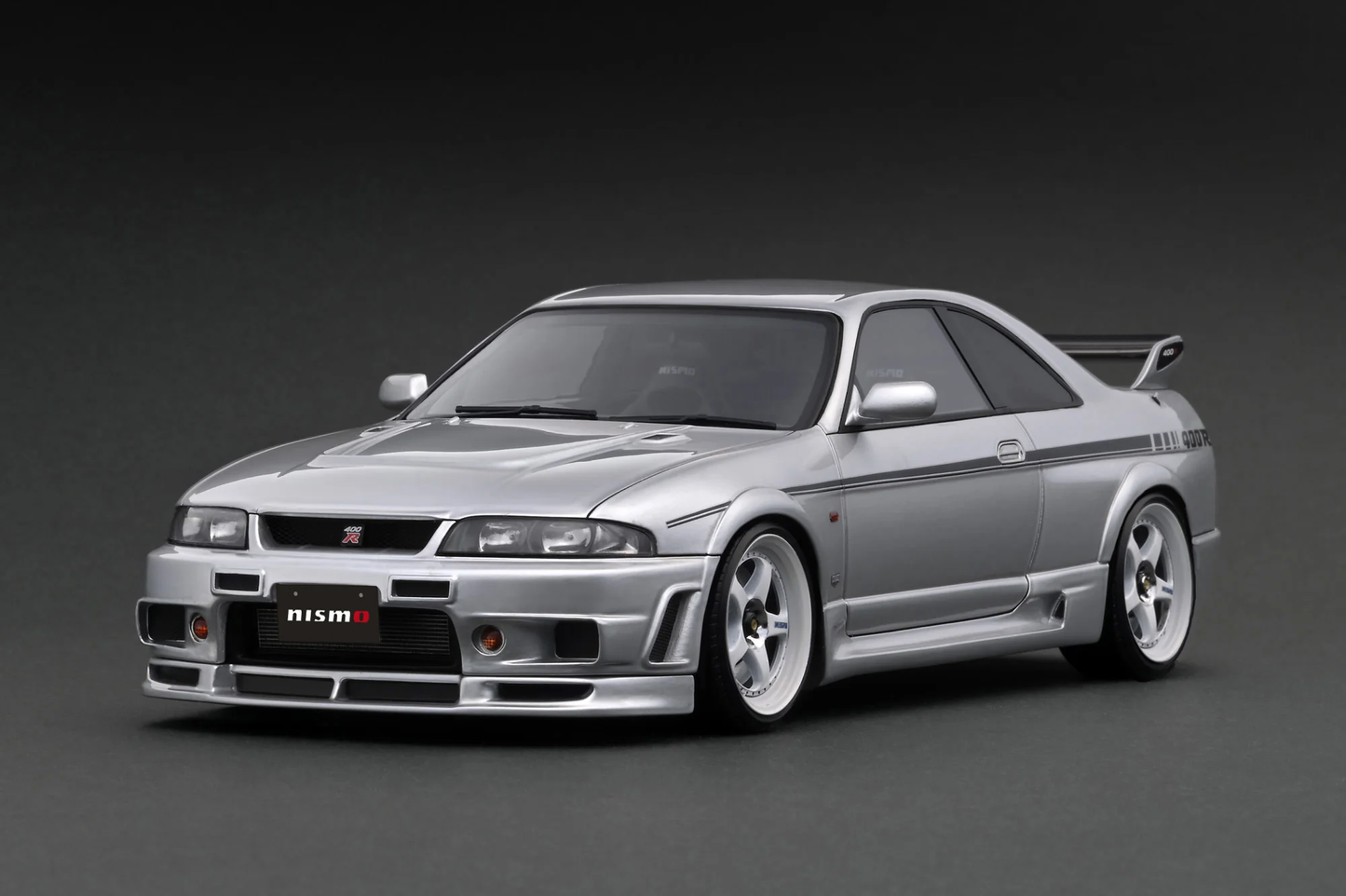 IG3654 NISMO 400R (BCNR33) Silver Ignition Model 1:18