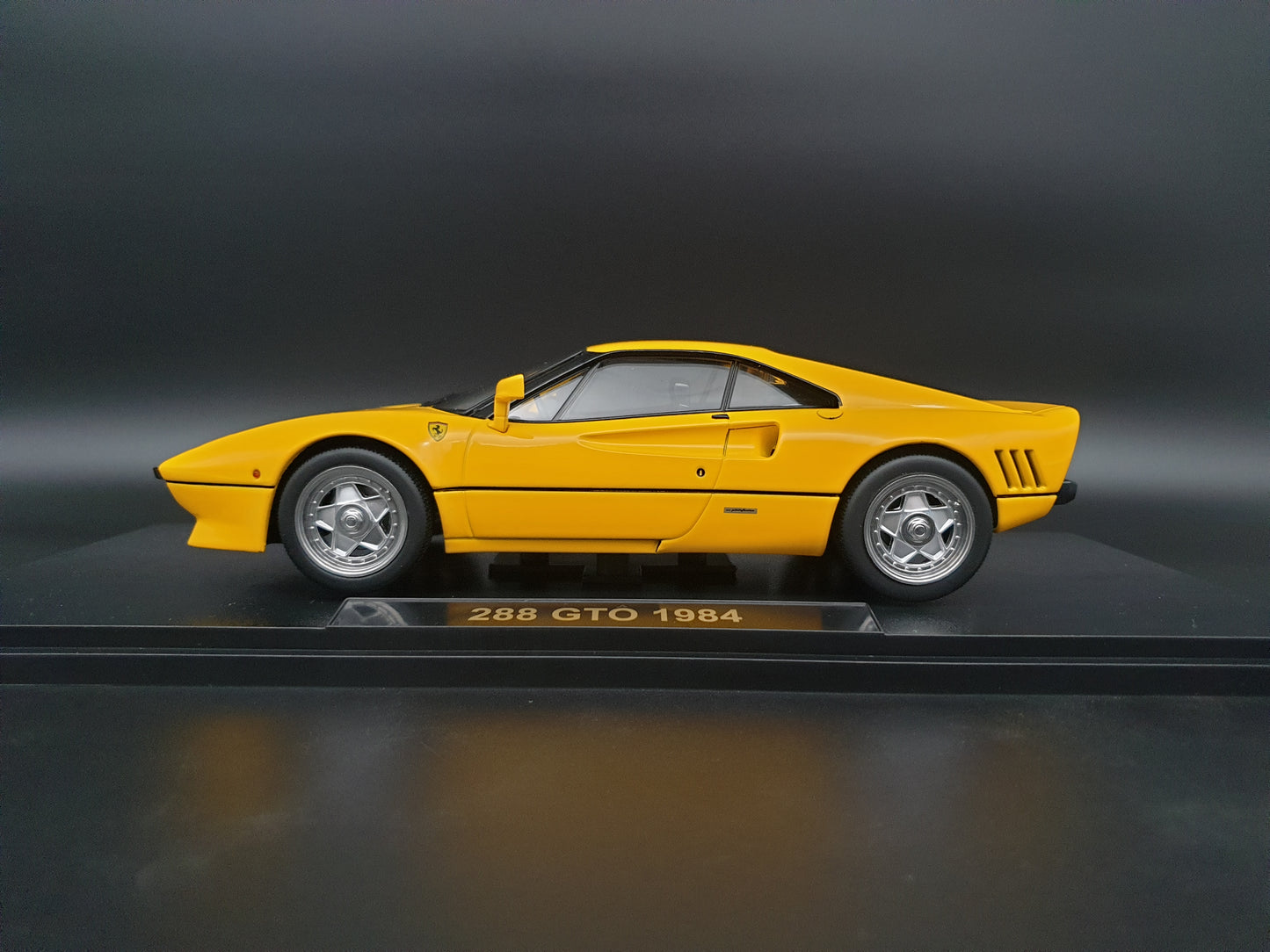Ferrari 288 GTO 1984 yellow KK Scale Models 1:18