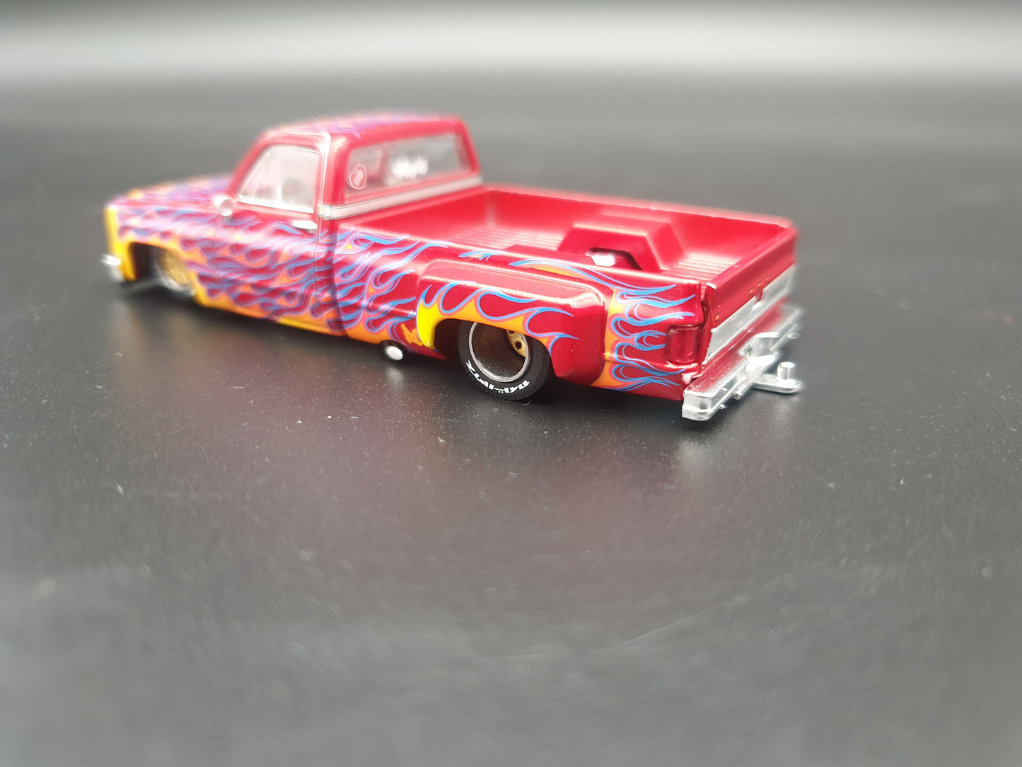 Chevrolet Silverado Dually One Fire V1 KAIDO HOUSE Mini GT 1:64
