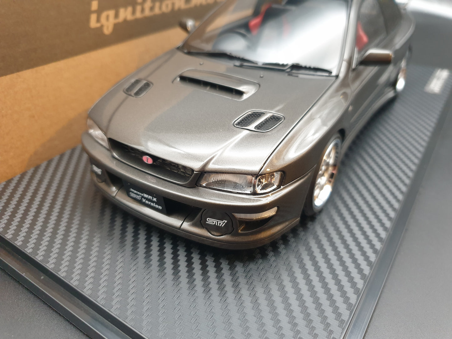 IG3552 SUBARU Impreza WRX Type R Sti Version V (GC8) Gun Metallic Ignition Model 1:18