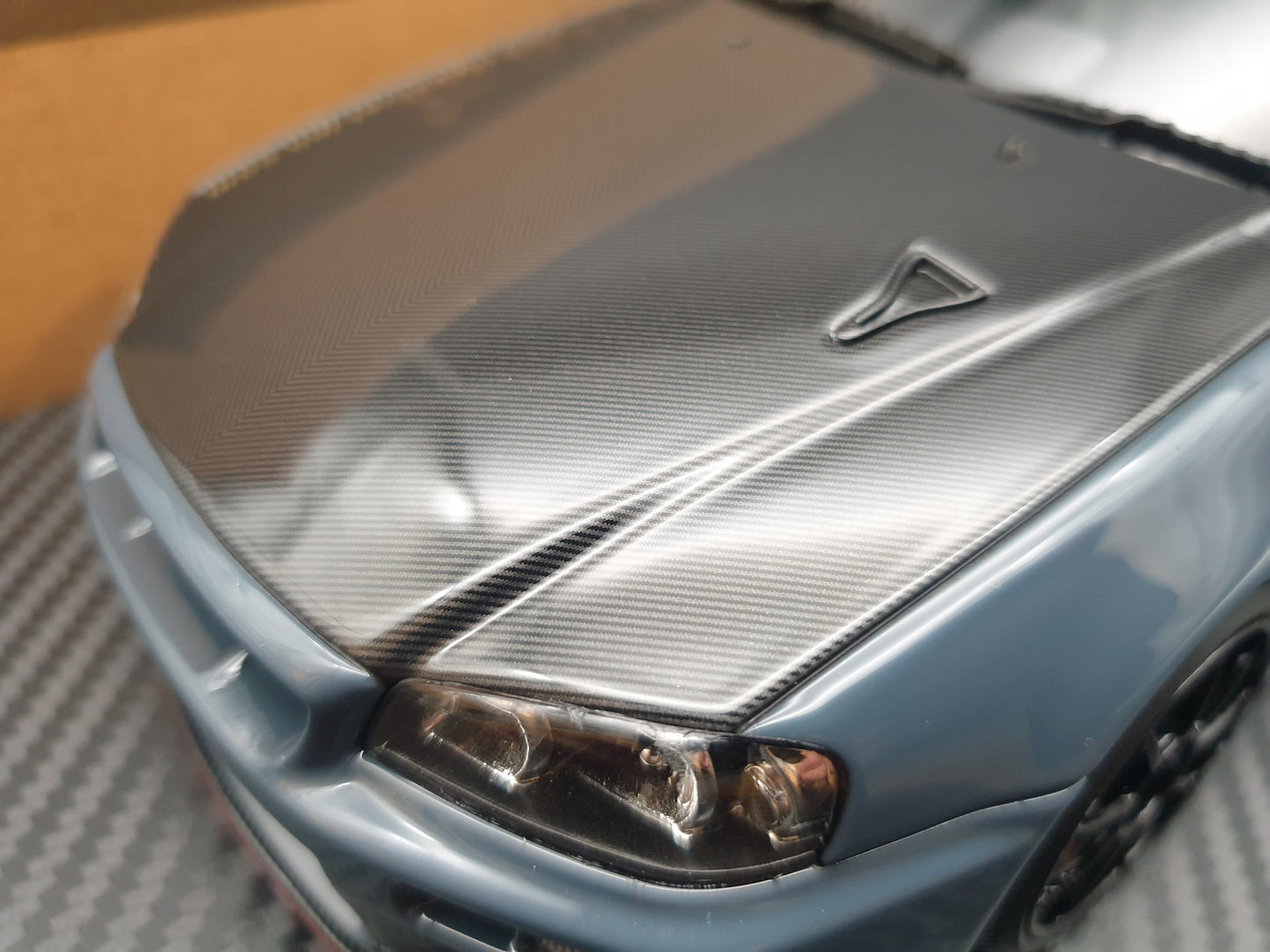 IG3639 TOP SECRET 34GT-R (BNR34) Stealth Gray Ignition Model 1:18