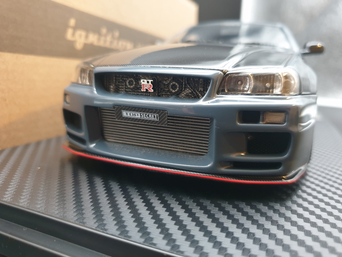 IG3639 TOP SECRET 34GT-R (BNR34) Stealth Gray Ignition Model 1:18