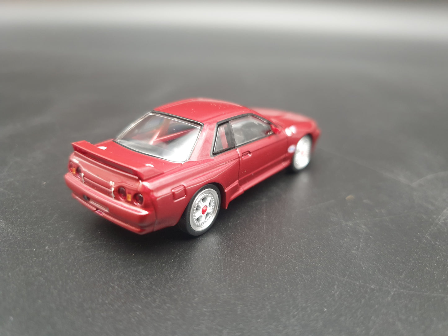 Nissan Skyline GT-R R32 Group A Plain Body Tomica Limited Vintage NEO 1:64