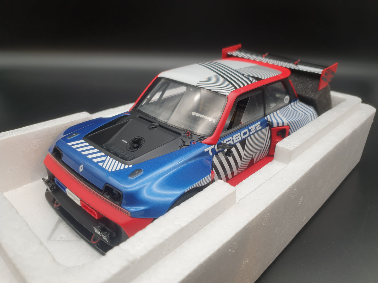 Renault 5 Turbo 3E E-Tech 2023 Ottomobile 1:18 OT1175