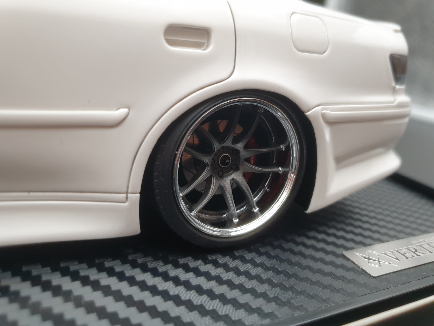 IG3576 Toyota Chaser VERTEX JZX100 MARK-II White Ignition Model 1:18