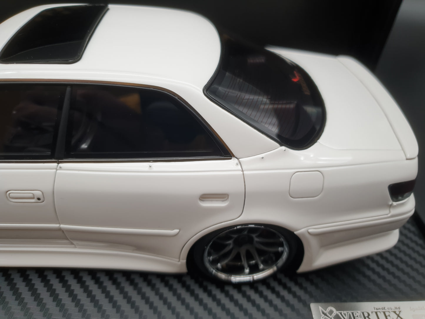 IG3576 Toyota Chaser VERTEX JZX100 MARK-II White Ignition Model 1:18