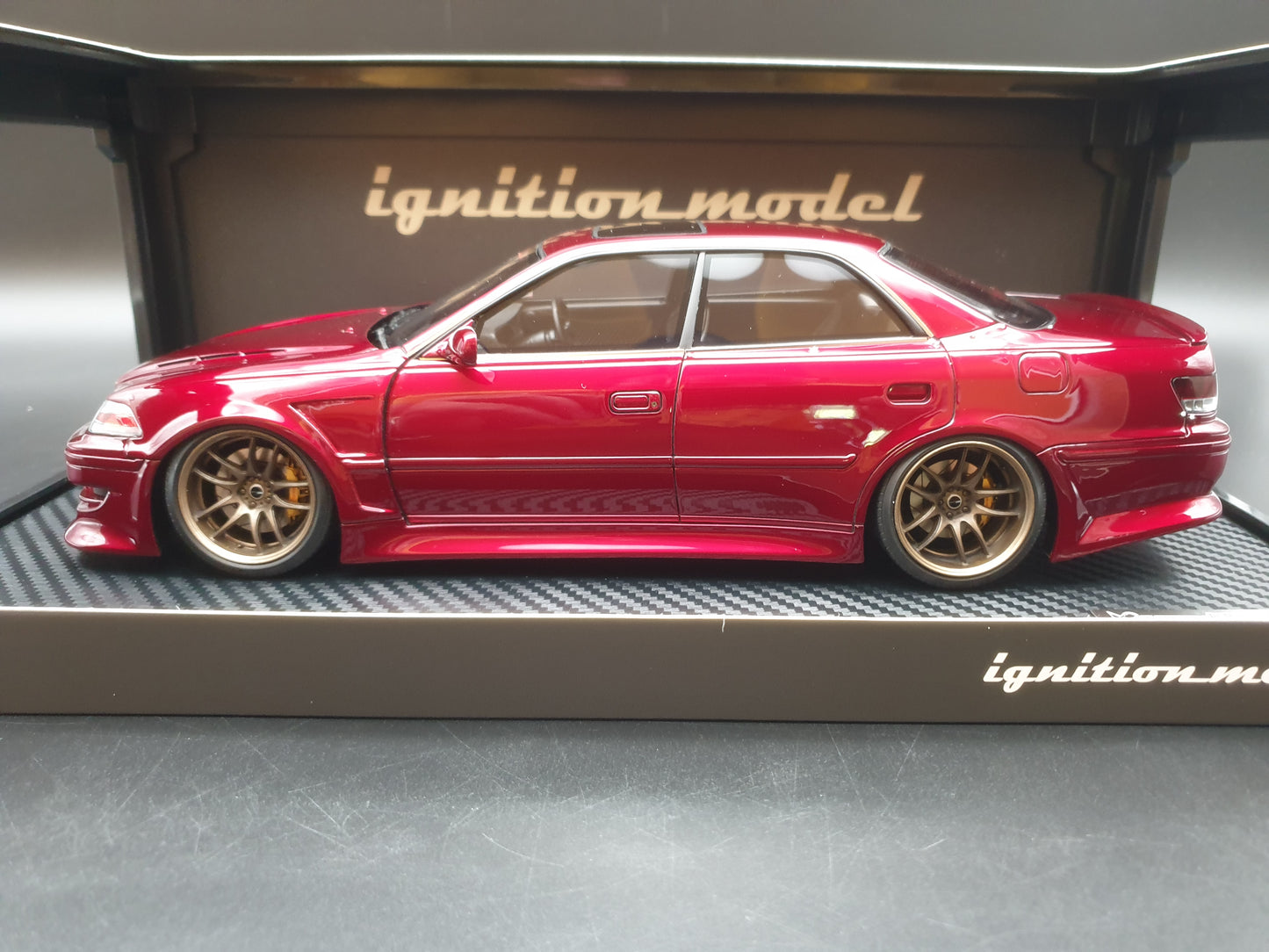 IG3577 Toyota Chaser VERTEX JZX100 MARK-II Red Metallic Ignition Model 1:18