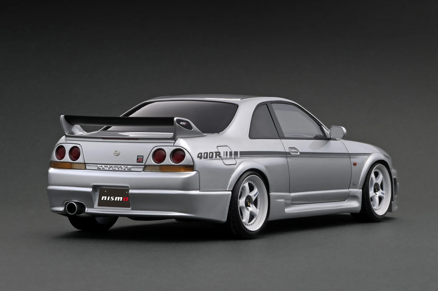 IG3654 NISMO 400R (BCNR33) Silver Ignition Model 1:18