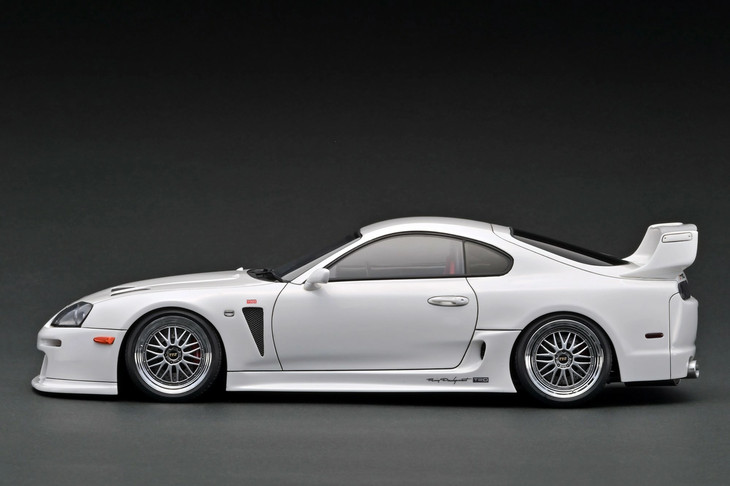 TOYOTA Supra (A80) TRD 3000GT White Ignition Model 1:18