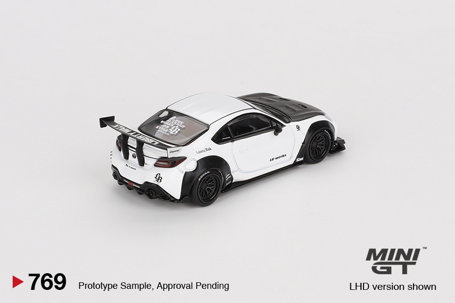 Toyota GR86 LB Nation White Mini GT 1:64
